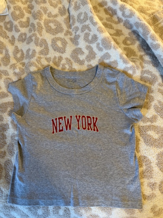 Brandy Melville Tops - Brandy Melville Gray Short Sleeve Tee with Red "New York" Graphic